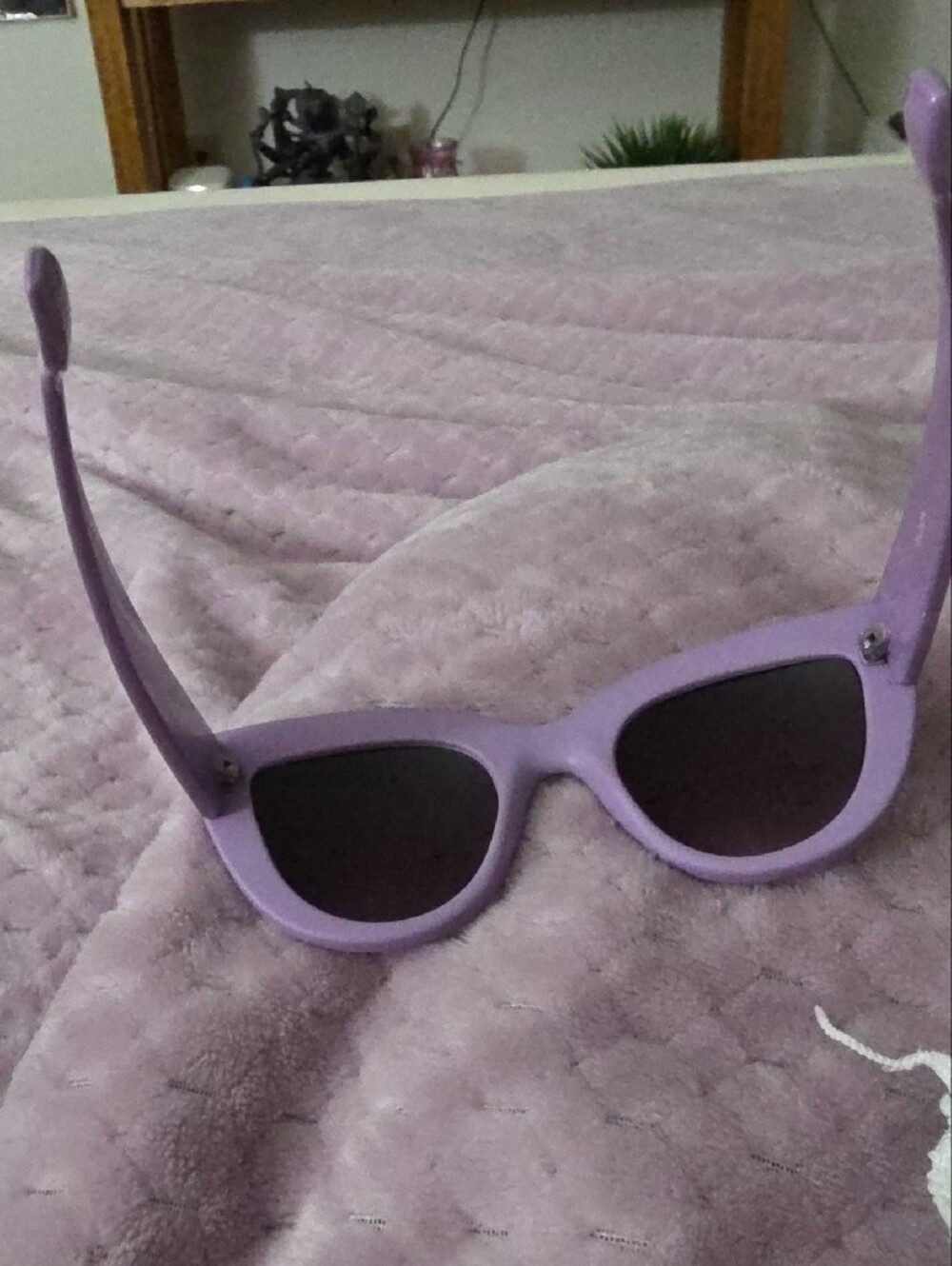Quay Australia Lilac Cat-Eye Sunglasses Y2K.. with Dark OMBRE Lenses. See Adl Dt - Picture 10 of 16
